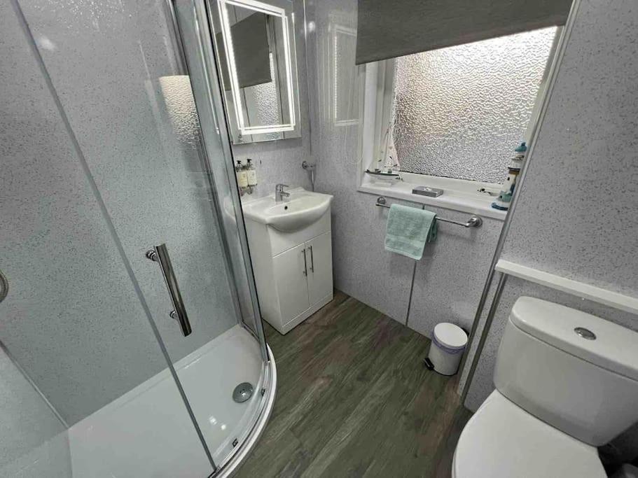 Modern 2 Bed Apartment オーバン エクステリア 写真