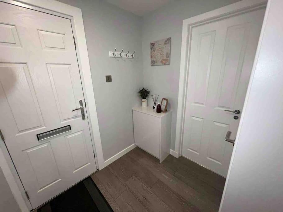 Modern 2 Bed Apartment オーバン エクステリア 写真