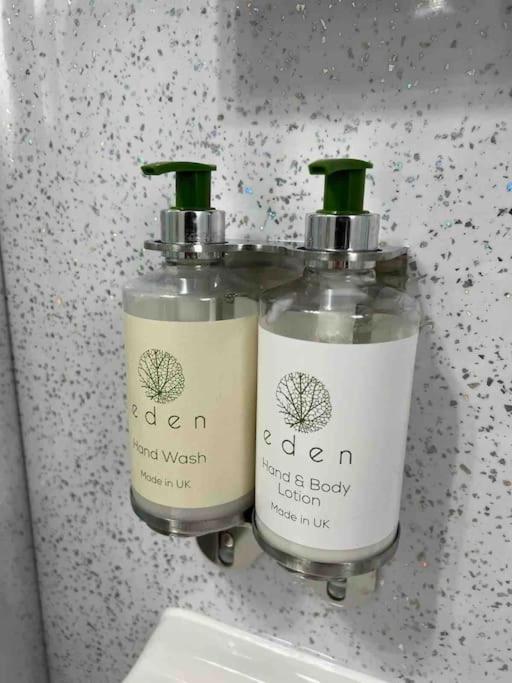 Modern 2 Bed Apartment オーバン エクステリア 写真
